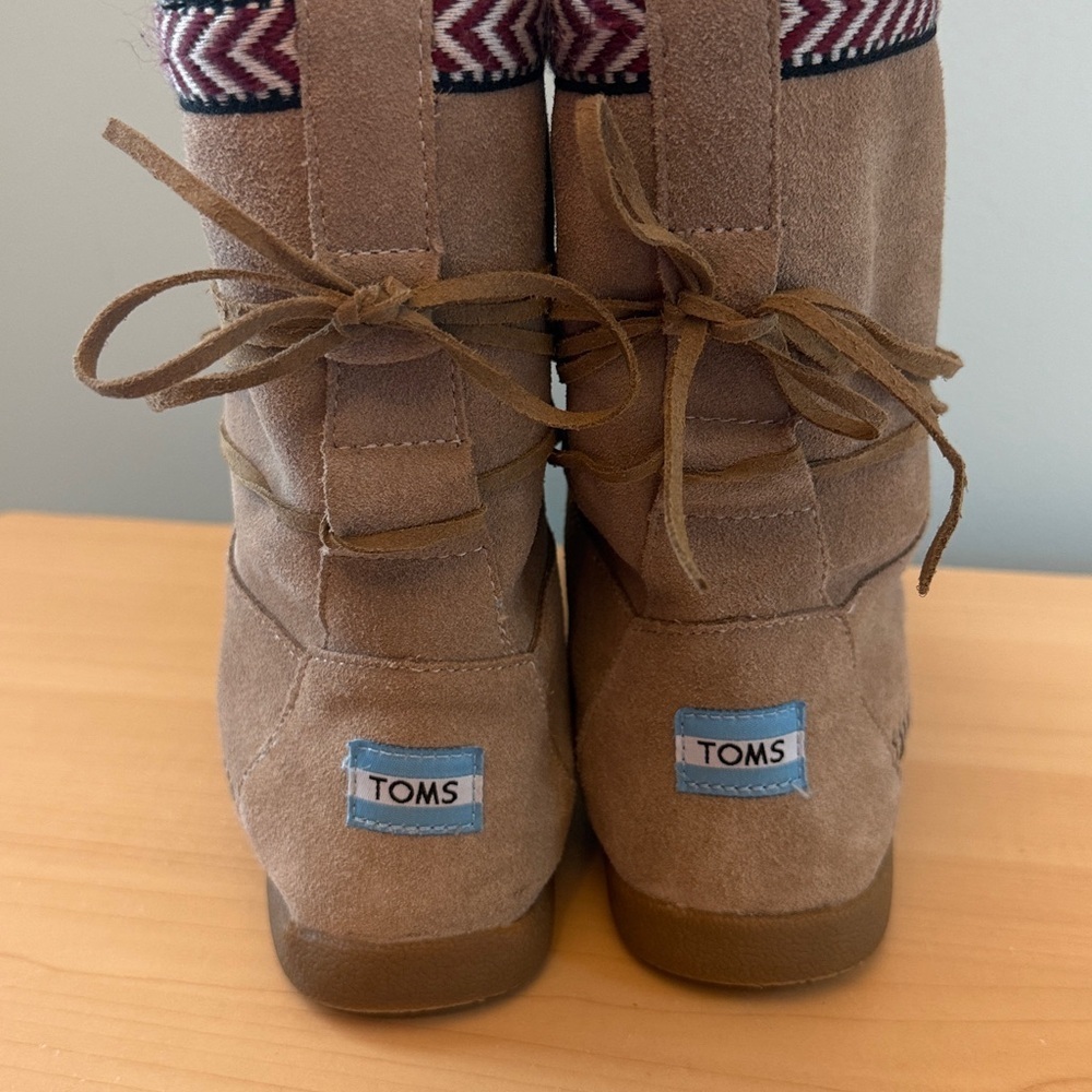 Toms Nepal Boots - Picture 4 of 11